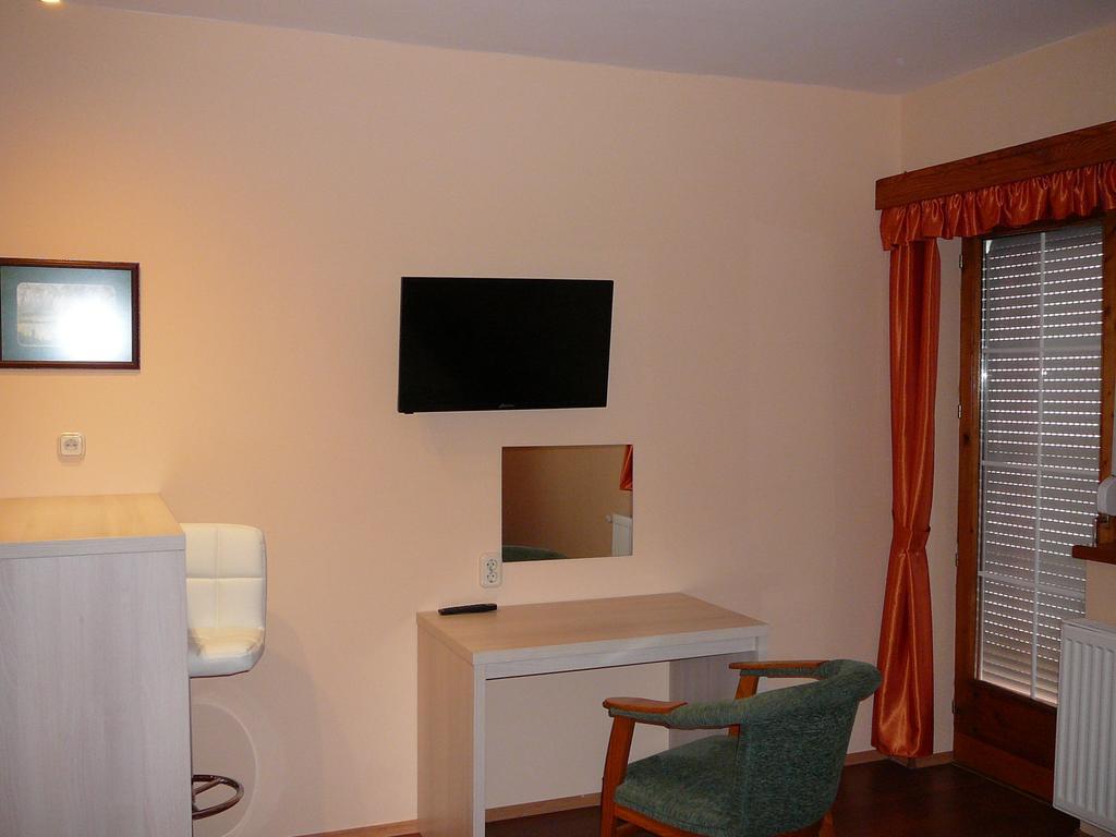 Ciklamen Apartman Gyenesdiás Zewnętrze zdjęcie